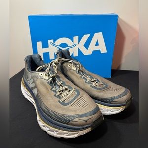 Hoka One One Bondi 5